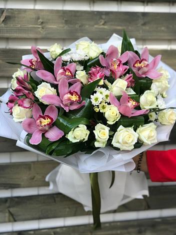Букет цветов из: Розы и Хризантемы в Забродах