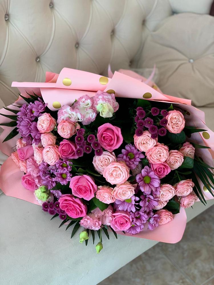 Букет цветов из: Хризантемы, Розы и Лизиантусы в Забродах