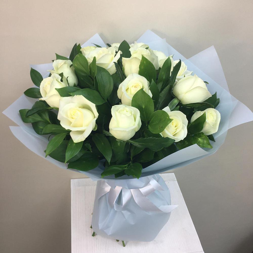 Букет 15 Белых роз Проуд в Забродах