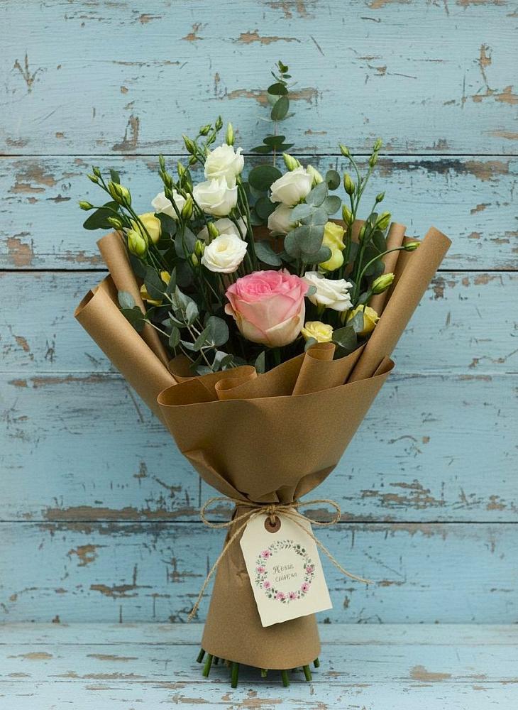 Букет цветов из: Розы и Лизиантусы в Забродах