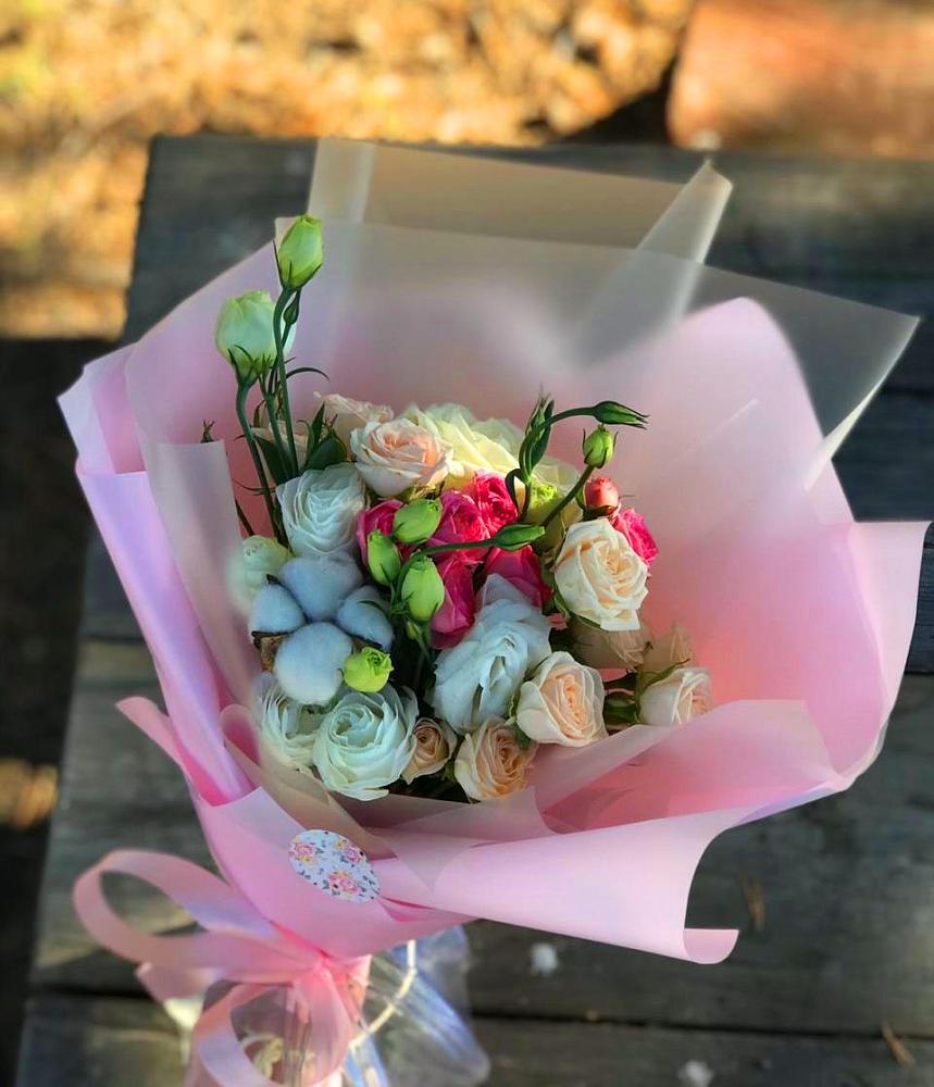 Букет цветов из: Розы и Лизиантусы в Забродах