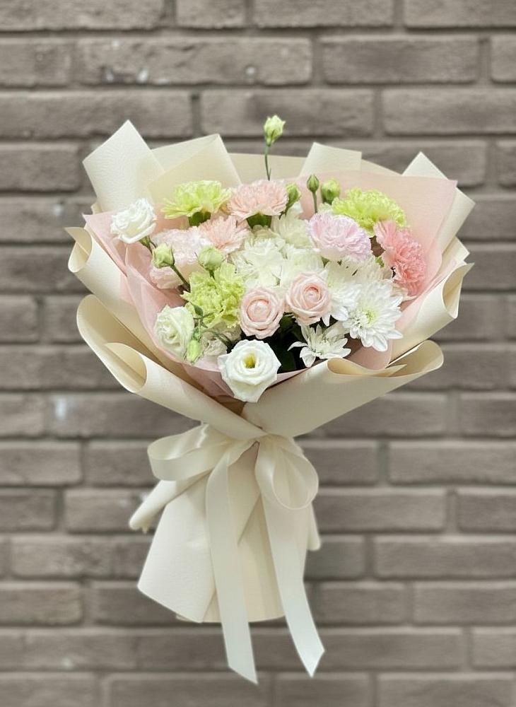 Букет цветов из: Гвоздики, Розы, Лизиантусы и Хризантемы в Забродах