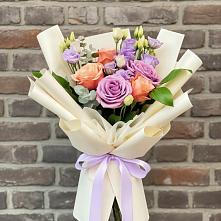 Букет цветов из:  Лизиантусы и Розы в Забродах