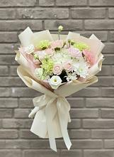 Букет цветов из:  Гвоздики, Розы, Лизиантусы и Хризантемы #REPLACE_PRED# Забродах