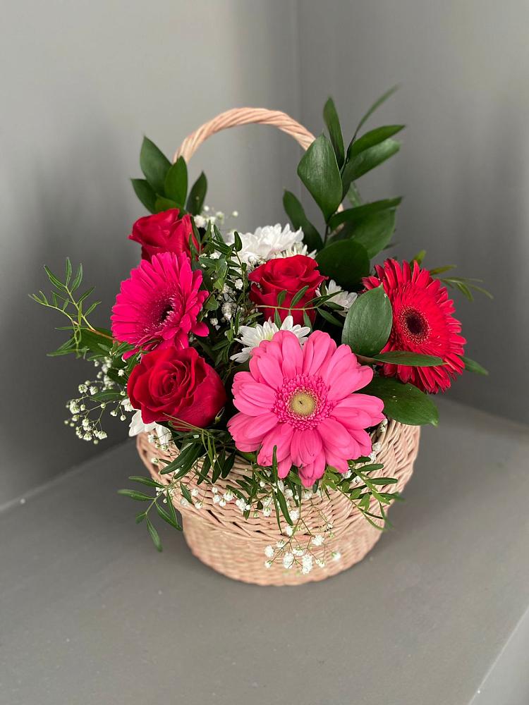 Цветочная композиция из Розы, Хризантемы и Герберы в корзине в Забродах