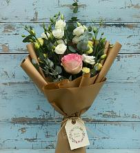 Букет цветов из:  Розы и Лизиантусы в Забродах