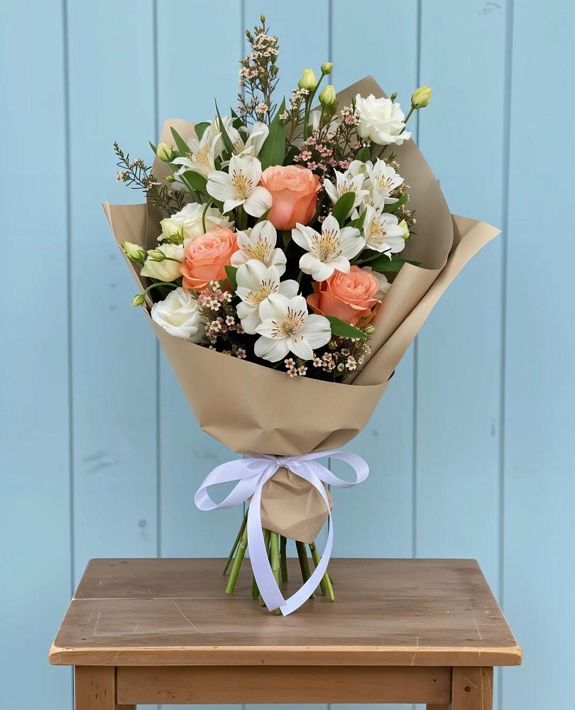 Букет цветов из: Альстромерии, Лизиантусы, Розы и Хризантемы в Забродах