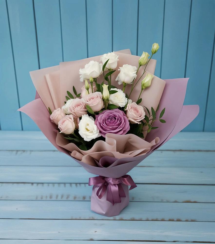 Букет цветов из: Розы и Лизиантусы в Забродах